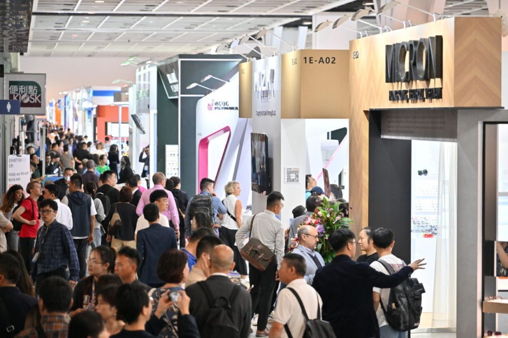 The 31st HKTDC Hong Kong International Optical Fair featured 700 exhibitors from 11 countries and regions, attracting more than 12,000 buyers to visit in person.