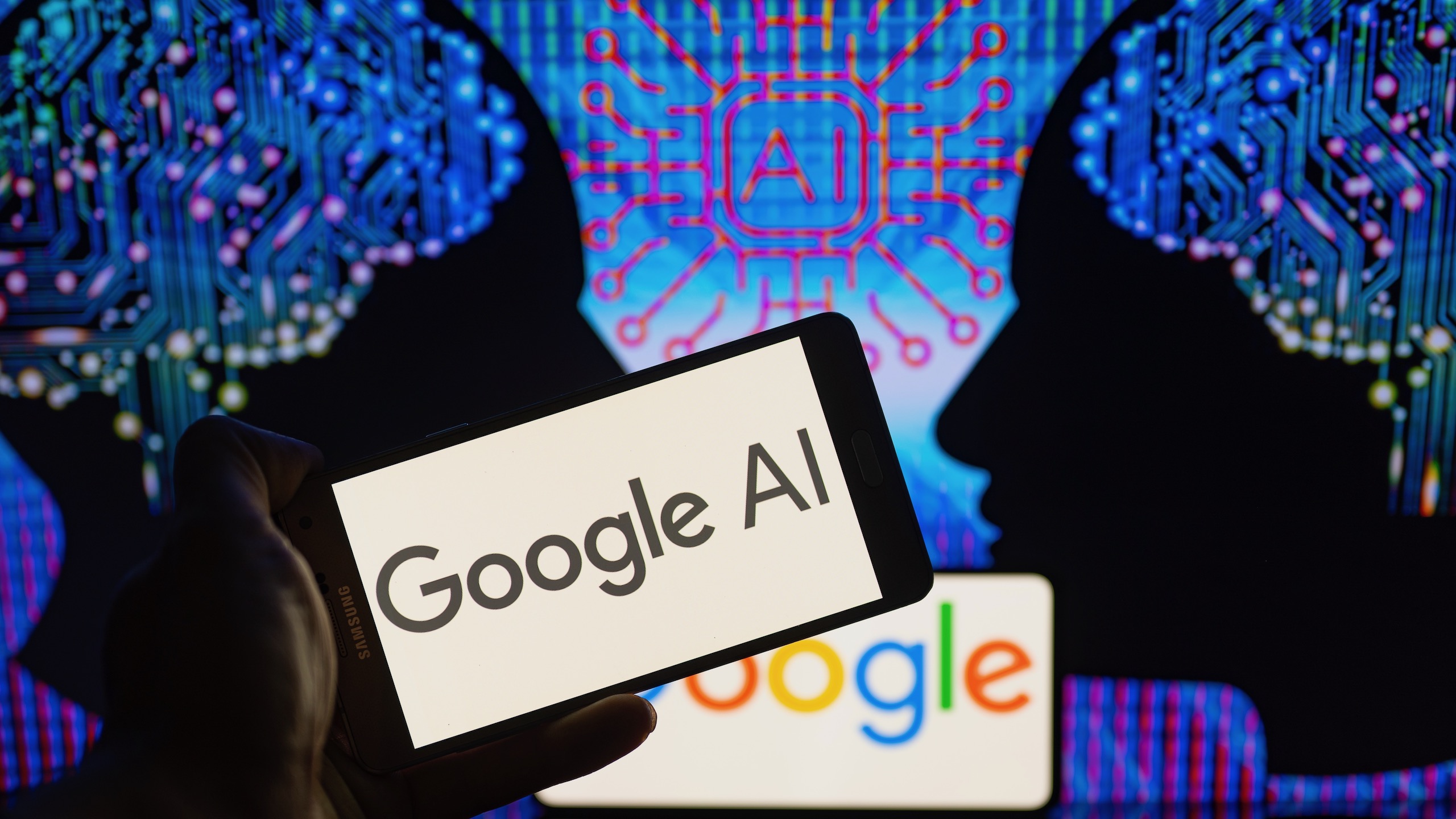 Google Counters OpenAI with Million-Dollar Stock Offers to Retain Key AI Staff