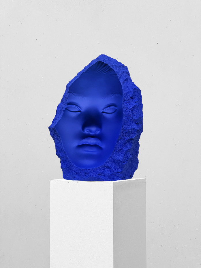 Alejandro Monge, IS, 2024, Fiberglass, Concrete and Pigments, 40 × 25 × 20 cm